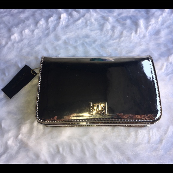 ⭐️ 🌼✨ Kylie Crossbody Metallic Gold Chain Clutch - Picture 3 of 8